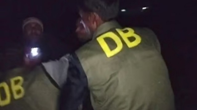 ময়মনসিংহে ভুয়া ডিবি পরিচয়ে সাবেক ছাত্রদল নেতাকে হাতকড়া পরিয়ে তুলে নেওয়ার চেষ্টা